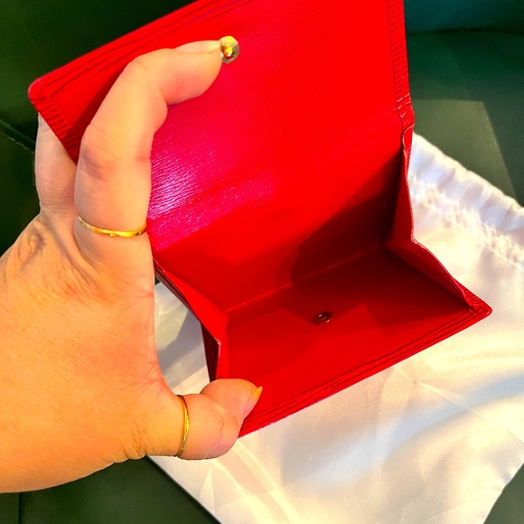 Authentic Louis Vuitton Epi leather red tri fold. - Picture 4 of 9